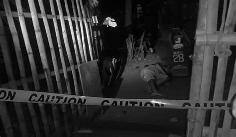 Man playing Russian Roulette shoots himself in the head .